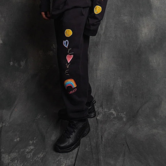 Kids Worldwide Sweat Pants - Picture 2 of 3